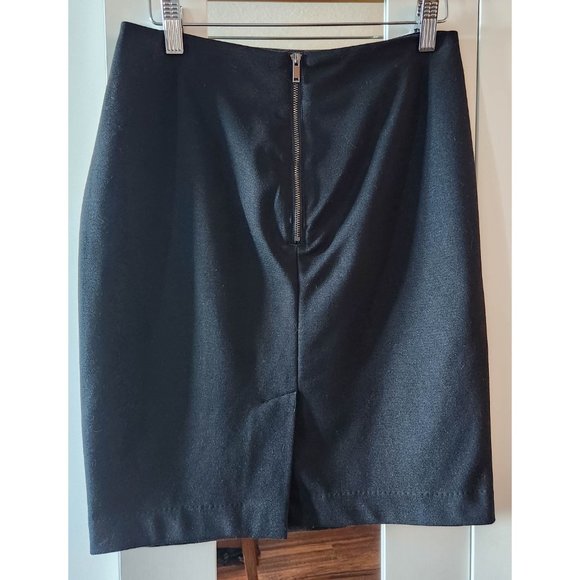 Banana Republic Black & Grey Checked/Plaid Skirt | Size 0 - Picture 2 of 4